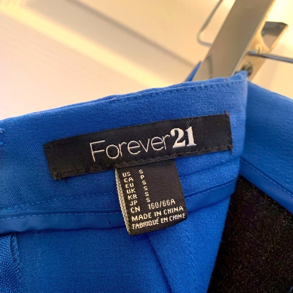 Forever 21 pencil skirt with slit - Picture 3 of 5